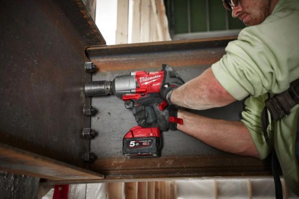 Гайкокрут високомоментний MILWAUKEE 1/2" (1898 Нм) M18 FUEL ONEFHIWF12-502X ONE-KEY