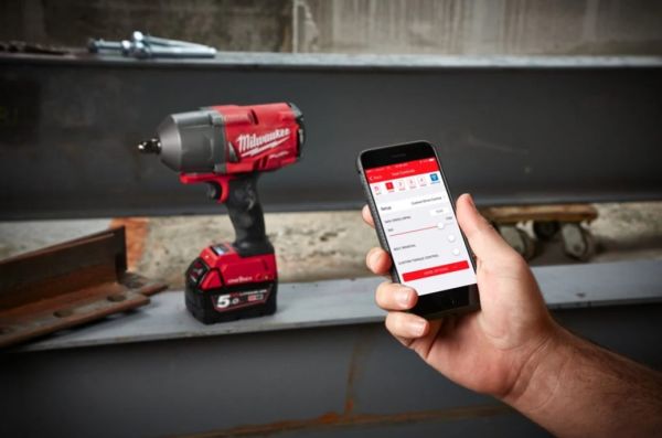Гайкокрут високомоментний MILWAUKEE 1/2" (1898 Нм) M18 FUEL ONEFHIWF12-502X ONE-KEY
