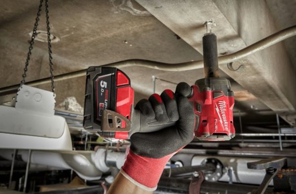 Гайковерт высокомоментный MILWAUKEE 1/2" (339 Нм) MILWAUKEE M18 FUEL FIW2P12-502X с фиксацией пином
