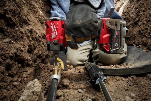Гайковерт высокомоментный MILWAUKEE 1/2" (339 Нм) MILWAUKEE M18 FUEL FIW2P12-502X с фиксацией пином