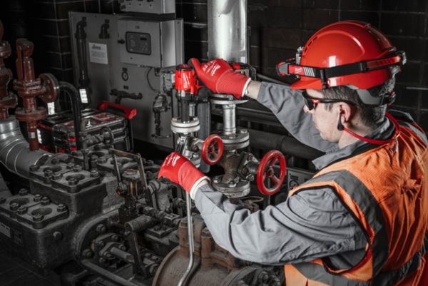 Гайковерт высокомоментный MILWAUKEE 1/2" (339 Нм) MILWAUKEE M18 FUEL FIW2P12-502X с фиксацией пином