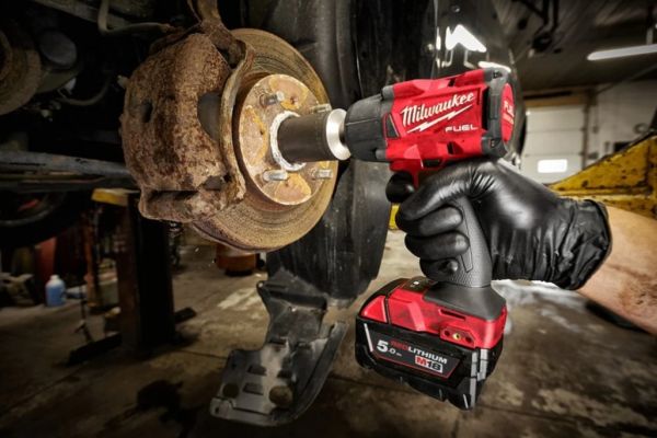Гайкокрут компактний 1/2 (881 Nm) MILWAUKEE M18 FUEL FMTIW2P12-502X с фиксацией пином