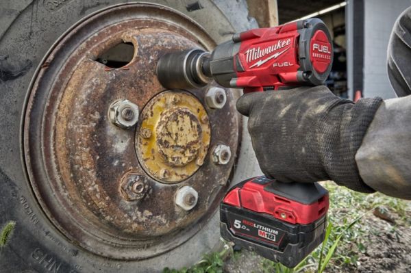 Гайкокрут компактний 1/2 (881 Nm) MILWAUKEE M18 FUEL FMTIW2P12-502X с фиксацией пином