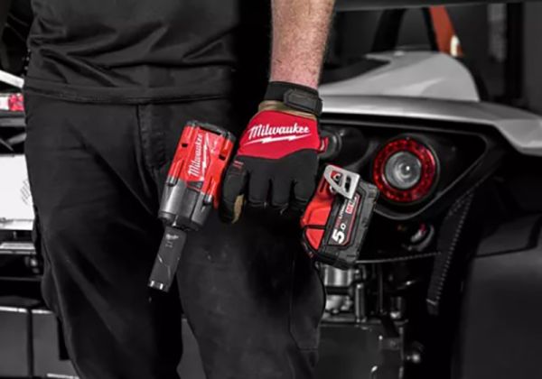 Гайкокрут акумуляторний 1/2" MILWAUKEE, M18 FMTIW2F12-0X, 881Нм (HD кейс)