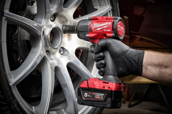 Гайкокрут акумуляторний 1/2" MILWAUKEE, M18 FMTIW2F12-0X, 881Нм (HD кейс)