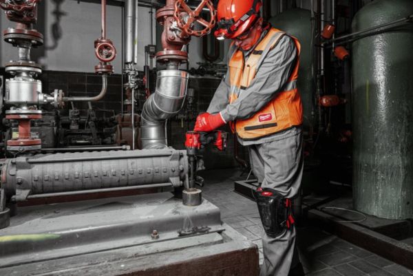 Гайкокрут імпульсний компактний 1/2" (881 Нм) з фрикційним кільцем MILWAUKEE M18 FMTIW2F12-502X , (+ заряд.пристрій, 2 акум., HD