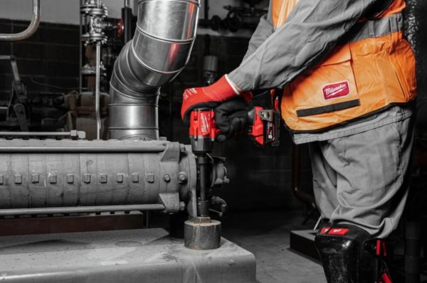 Гайкокрут імпульсний компактний 1/2" (881 Нм) з фрикційним кільцем MILWAUKEE M18 FMTIW2F12-502X , (+ заряд.пристрій, 2 акум., HD