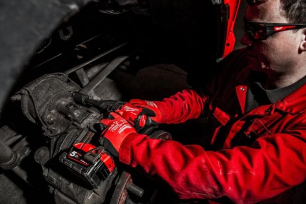 Гайкокрут акумуляторний 1/2" MILWAUKEE, M18 FIW2F12-502X, 339Нм (+зар.пристрій, 2акум.Х 5Аг,HD кейс)