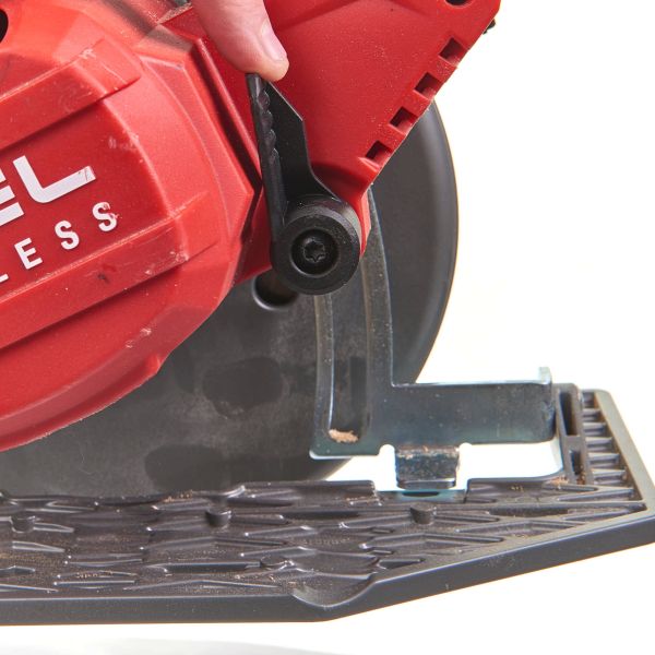 Дисковая пила по дереву и пластику M18 FUEL™ 190 мм MILWAUKEE 4933464725