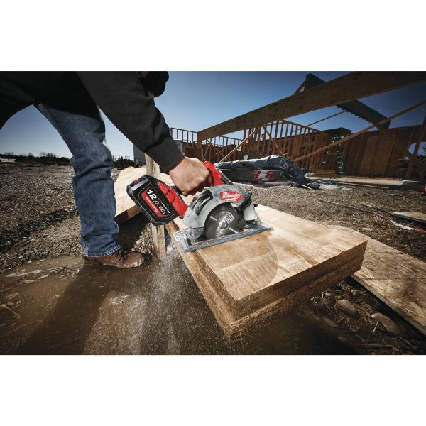 Дисковая пила по дереву и пластику M18 FUEL™ 190 мм MILWAUKEE 4933464725