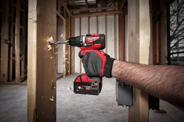 Дриль-шурупокрут безщіткова компактна M18 CBLDD-202C крутний момент 60Нм MILWAUKEE 4933464317