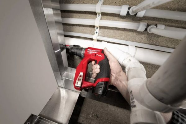 Дриль-шурупокрут акумуляторний MILWAUKEE, M12 FDDXKIT-202X, 34 Нм (+ зар.пр., 2 акум. Х2Аг, 4 насад.