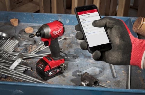 Гвинтокрут акумуляторний 1/4" HEX MILWAUKEE, M18 ONEID2-502X, 226Нм (+ заряд.пр.,2 акум.Х5Аг,HDкейс)