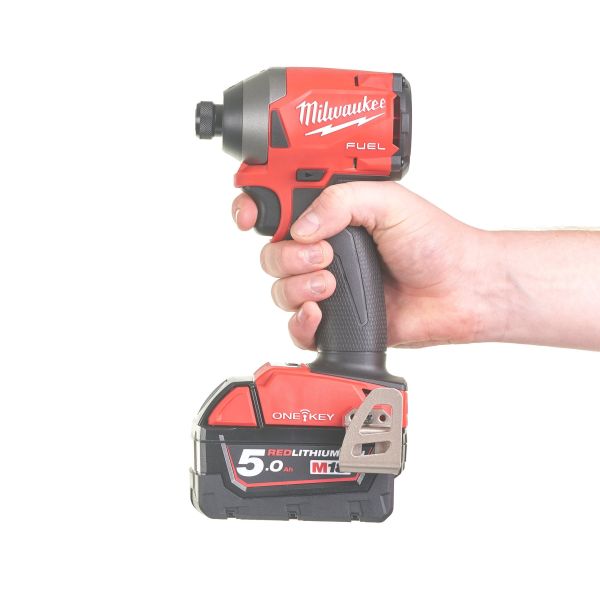 Гвинтокрут акумуляторний 1/4" HEX MILWAUKEE, M18 ONEID2-502X, 226Нм (+ заряд.пр.,2 акум.Х5Аг,HDкейс)