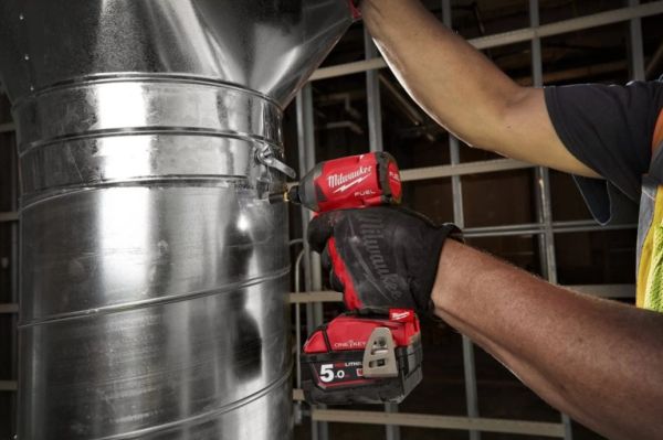 Гвинтокрут акумуляторний 1/4" HEX MILWAUKEE, M18 ONEID2-502X, 226Нм (+ заряд.пр.,2 акум.Х5Аг,HDкейс)