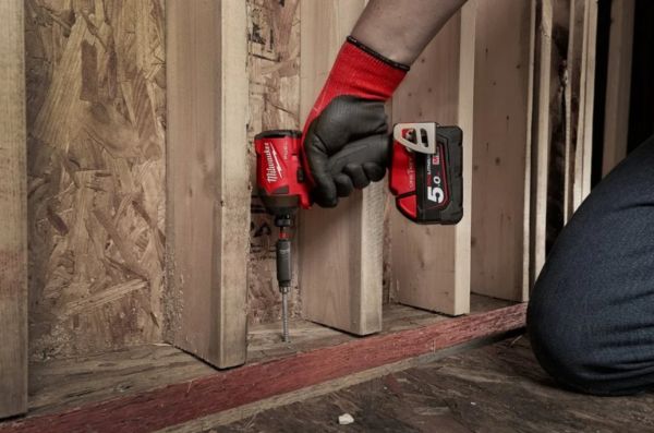Гвинтокрут акумуляторний 1/4" HEX MILWAUKEE, M18 ONEID2-502X, 226Нм (+ заряд.пр.,2 акум.Х5Аг,HDкейс)