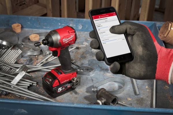 Гвинтокрут акумуляторний 1/4" HEX MILWAUKEE, M18 ONEID2-0X, 226Нм (HDкейс)