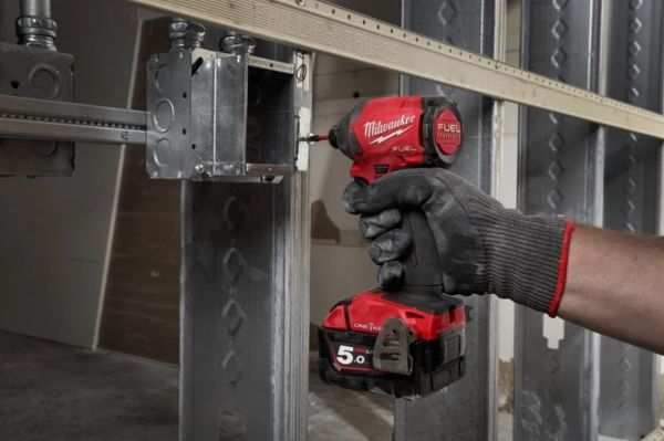 Гвинтокрут акумуляторний 1/4" HEX MILWAUKEE, M18 ONEID2-0X, 226Нм (HDкейс)