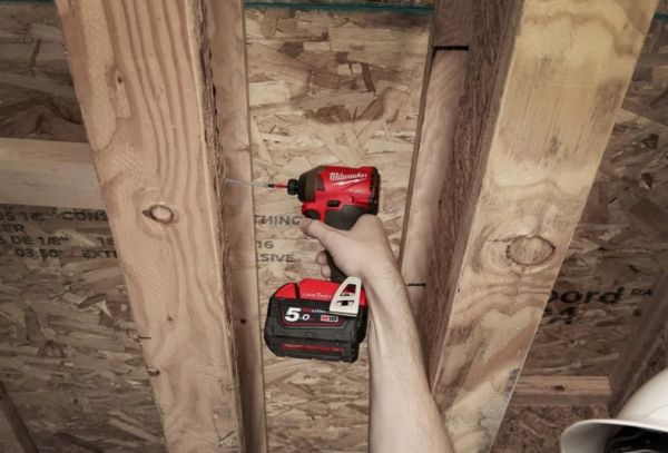 Гвинтокрут акумуляторний 1/4" HEX MILWAUKEE, M18 ONEID2-0X, 226Нм (HDкейс)