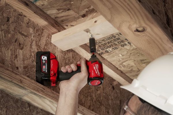 Гвинтокрут акумуляторний 1/4" HEX MILWAUKEE, M18 ONEID2-0X, 226Нм (HDкейс)