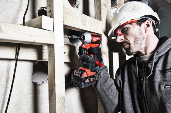 Гвинтокрут акумуляторний 1/4" HEX MILWAUKEE, M18 CBLID-402C, 180Нм