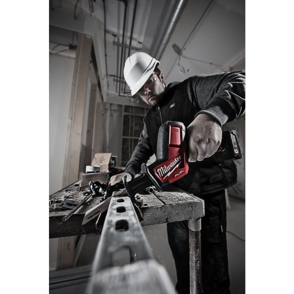 Пила шабельна акумуляторна MILWAUKEE, M12 CHZ-402C (+ заряд.пристрій, 2 акум.Х 4Аг, кейс)