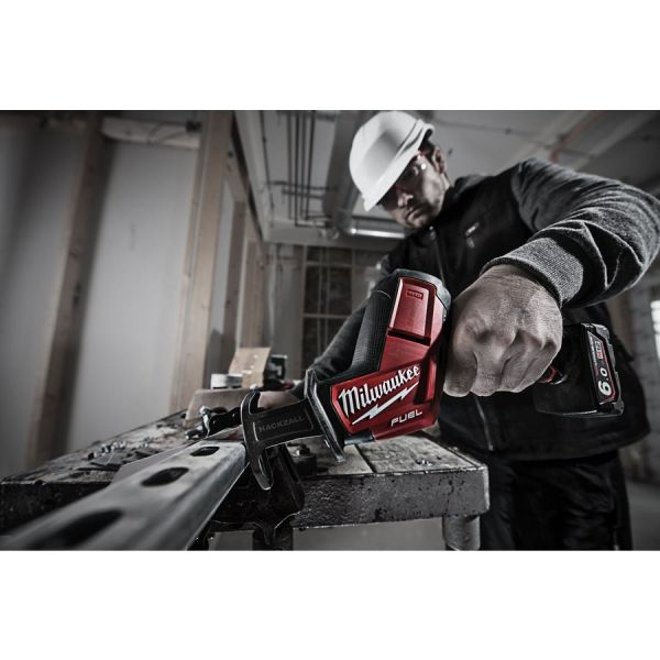 Пила шабельна акумуляторна MILWAUKEE, M12 CHZ-402C (+ заряд.пристрій, 2 акум.Х 4Аг, кейс)