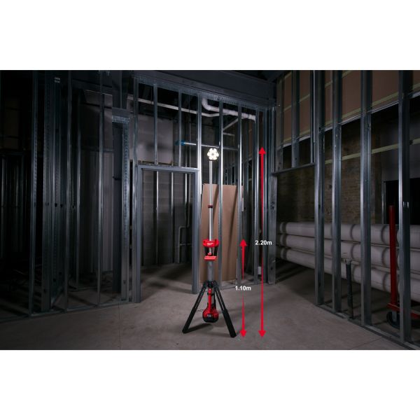 Прожектор світлодіодний акумуляторний MILWAUKEE M18 SAL-502B (ЗП+2ак.Х5Аг)