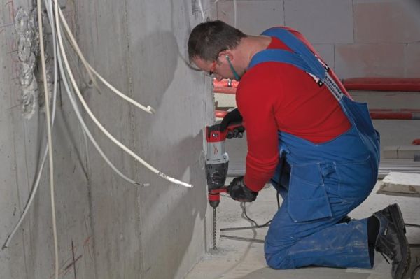 Перфоратор MILWAUKEE SDS-Plus PH 28 энергия удара 3,4Дж 4933396396