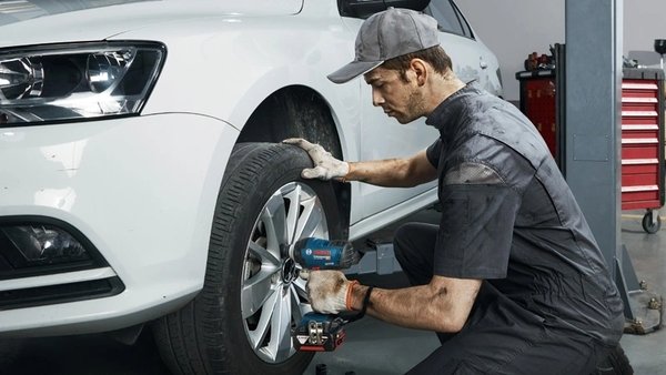 Гайковерт Bosch Professional GDS 18V-400 (без АКБ та ЗП), (0.601.9K0.021)