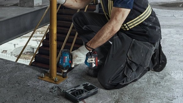 Гайковерт Bosch Professional GDS 18V-400 (без АКБ та ЗП), (0.601.9K0.021)