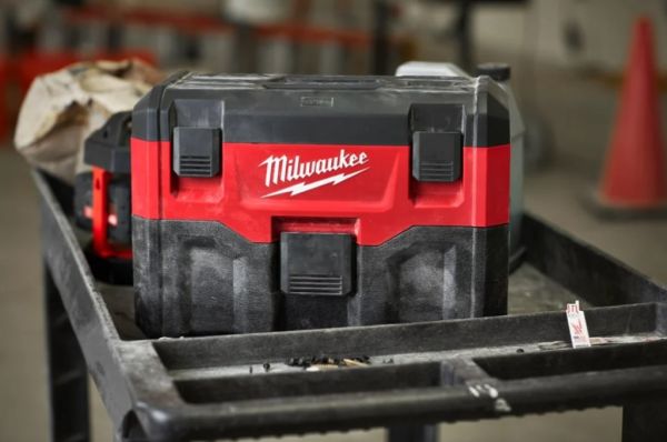 Пилосос акумуляторний MILWAUKEE, M18 VC2-0 для сухого і вологого прибирання