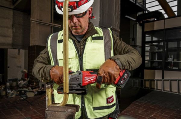 Шліфмашина кутова акумуляторна MILWAUKEE M18 FSAG125XB-0X  діаметр 125 мм (HD кейс)