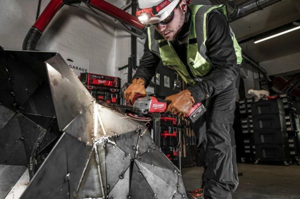 Шліфмашина кутова акумуляторна MILWAUKEE, M18 ONEFSAG125XPDB-502X, Ø125мм (+зар.пр.,2ак.Х 5Аг,HDкейс)