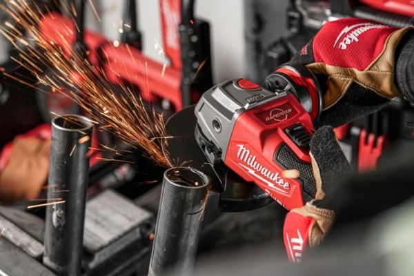 Шліфмашина кутова акумуляторна MILWAUKEE, M18 ONEFSAG125XB-0X, діаметр125мм (HDкейс)