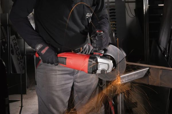 Шліфмашина кутова MILWAUKEE, AGV 22-230 E, 2200Вт, 230мм (захисний кожух, кабель 4м, бокова рукоятка, ключ)