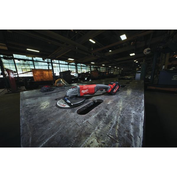 Шліфмашина кутова акумуляторна MILWAUKEE, M18 FLAG230XPDB-121C, діаметр 230мм (+зар.пр., 1акум.Х12Аг, кейс)