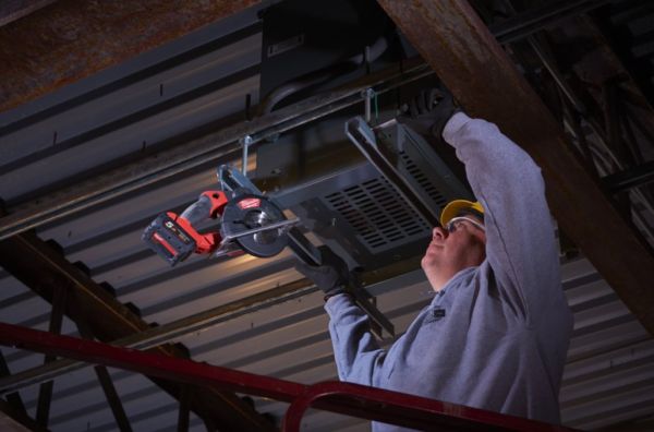 Пила дискова ручна по металу акумуляторна по металу MILWAUKEE, M18 FMCS-0X, Ø150мм (+ диск, HD кейс)