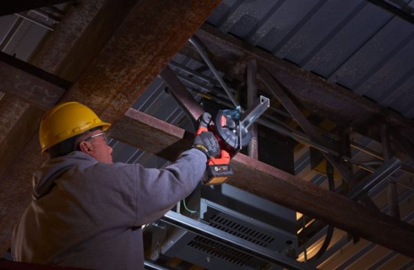 Пила дискова ручна по металу акумуляторна по металу MILWAUKEE, M18 FMCS-0X, Ø150мм (+ диск, HD кейс)