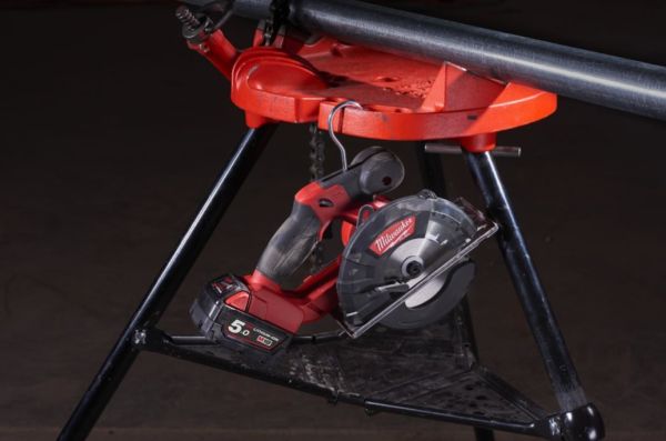 Пила дискова ручна по металу акумуляторна по металу MILWAUKEE, M18 FMCS-0X, Ø150мм (+ диск, HD кейс)