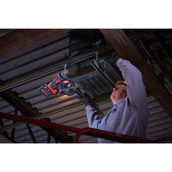 Пила дискова ручна по металу акумуляторна по металу MILWAUKEE M18 FMCS-502X Ø150мм (+ диск, HD кейс)