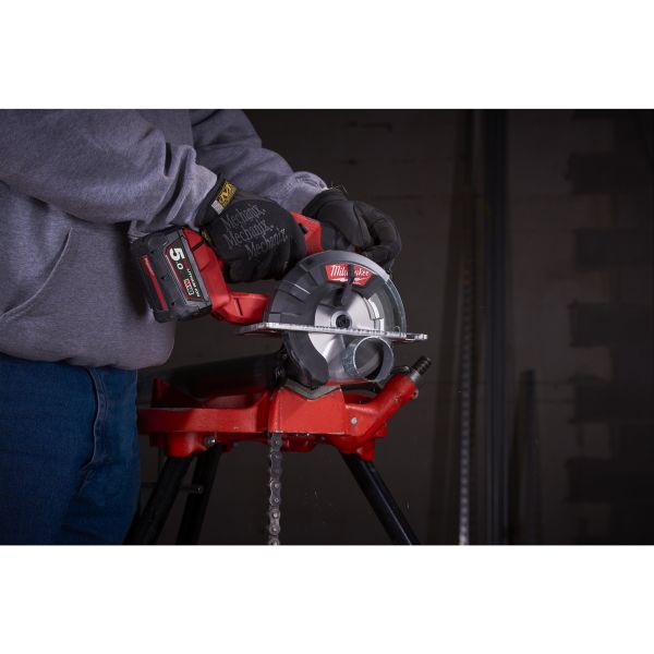 Пила дискова ручна по металу акумуляторна по металу MILWAUKEE M18 FMCS-502X Ø150мм (+ диск, HD кейс)