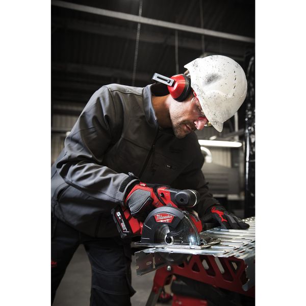 Пила дискова ручна по металу акумуляторна по металу MILWAUKEE M18 FMCS-502X Ø150мм (+ диск, HD кейс)