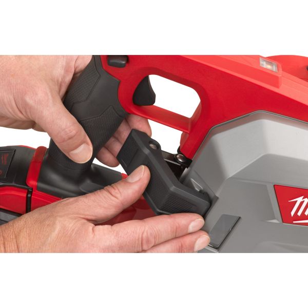 Пила дискова акумуляторна по металлу MILWAUKEE M18 FMCS66-121C Ø203мм  (ЗП+1ак.Х12Ач)
