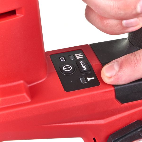 Пістолет цвяхозабивний акумуляторний безщітковий M18 FN18GS-0X Прямой магазин; HD кейс