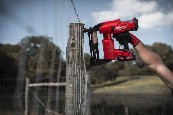 Степлер скобозабивний акумуляторний M18 FFUS-0C