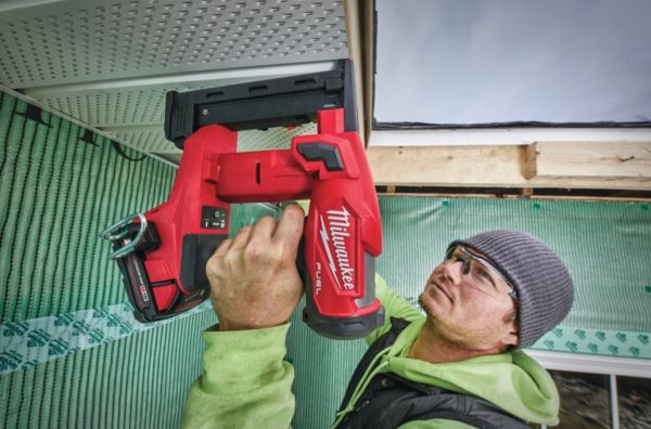 Степлер скобозабивний акумуляторний MILWAUKEE M18 FUEL FNCS18GS-202X 4933471940