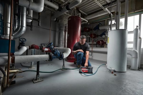 Насос для води акумуляторний MILWAUKEE M18 BTP-0