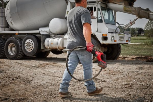 Акумуляторний вібратор для бетону M18 FCVN24-551 MILWAUKEE
