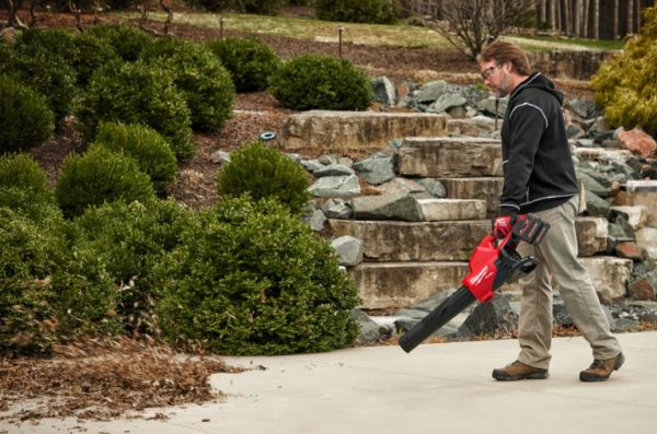 Повітродувка акумуляторна безщіткова з двома батареями M18 F2BL-0 MILWAUKEE